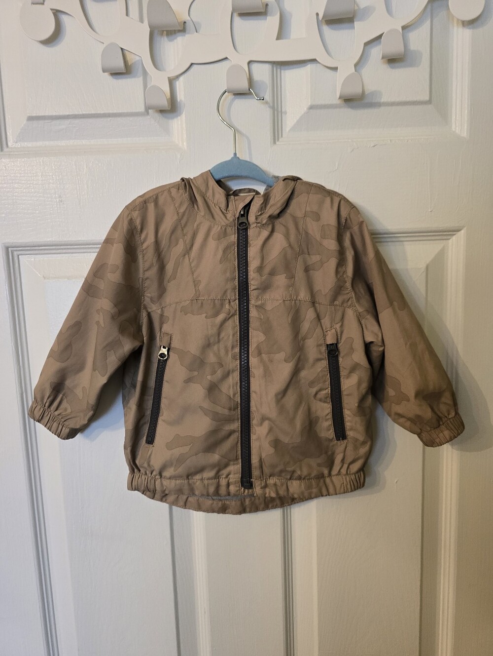 GAP Kids Tan Camo Hooded Raincoat